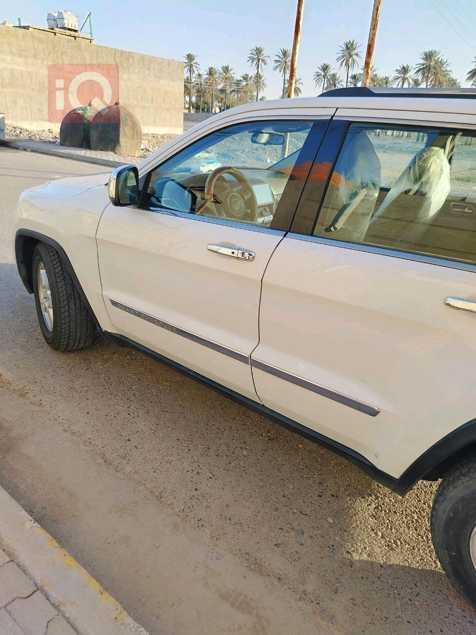 جیپ گراند شیرۆکی